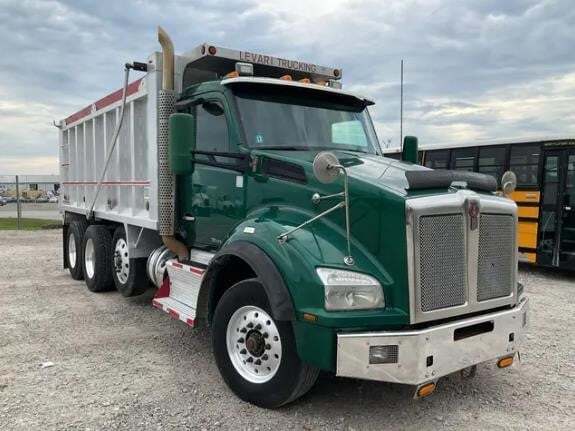 2016 KENWORTH T880 in Miami, FL