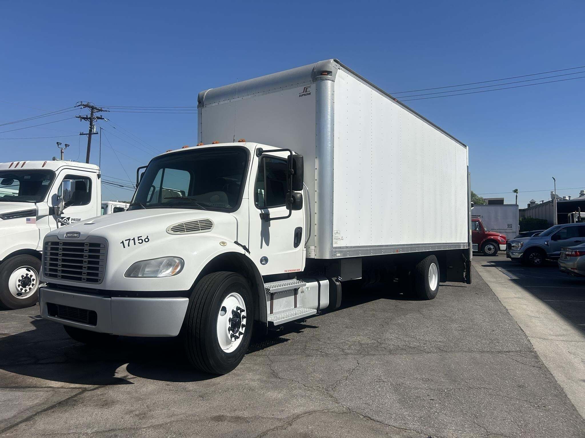 2017 FREIGHTLINER BUSINESS CLASS M2 106 in Los Angeles, CA
