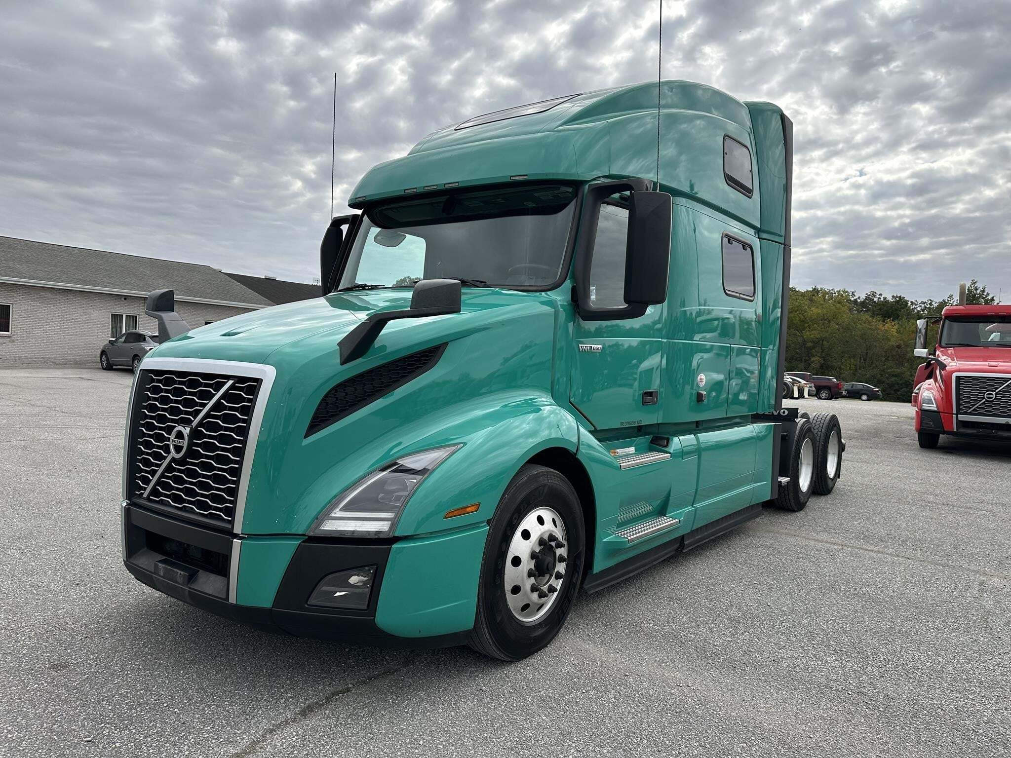 2024 VOLVO VNL64T860 in Defiance, OH