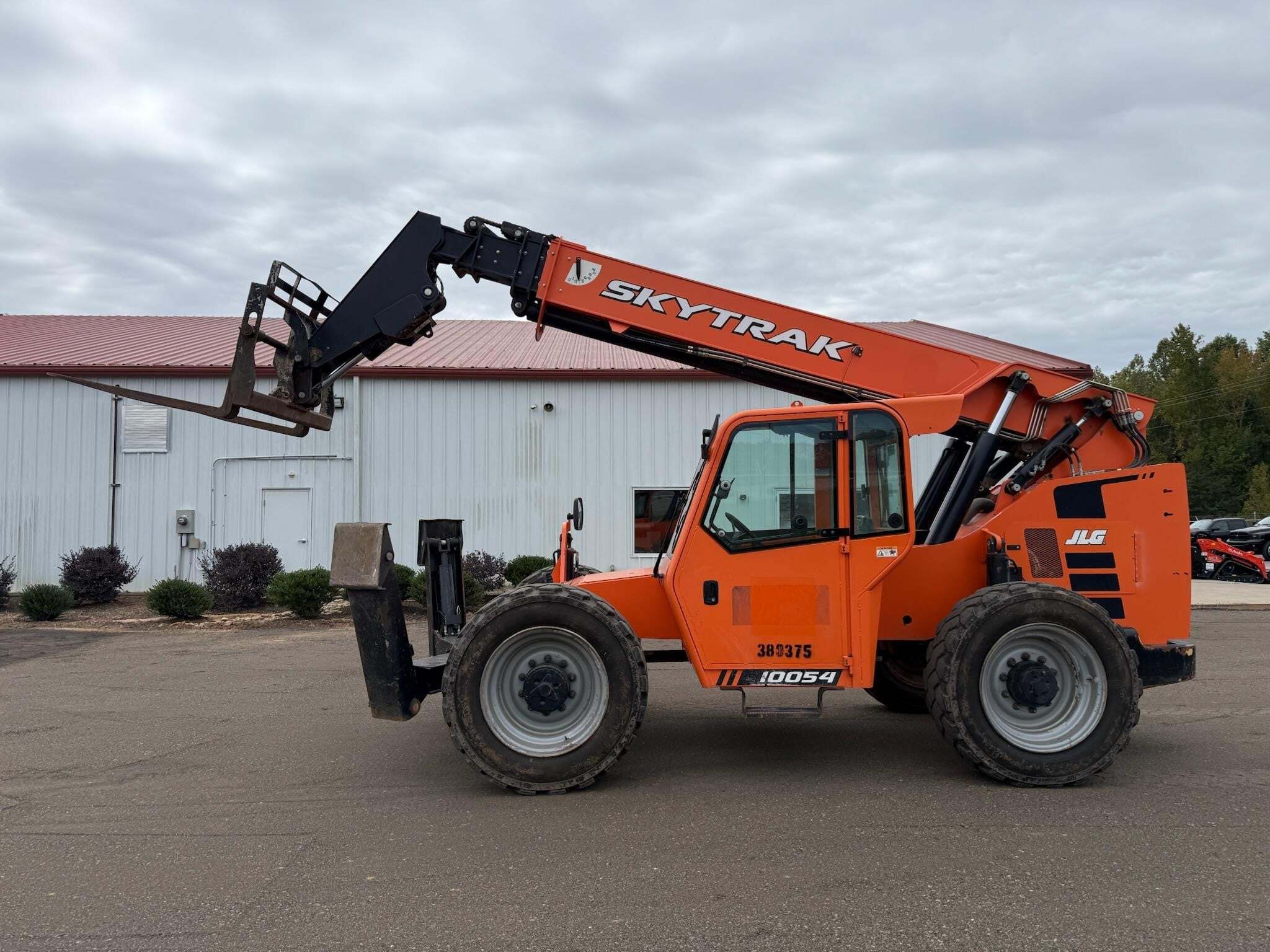 2018 SKYTRAK 10054 in Northside, OH