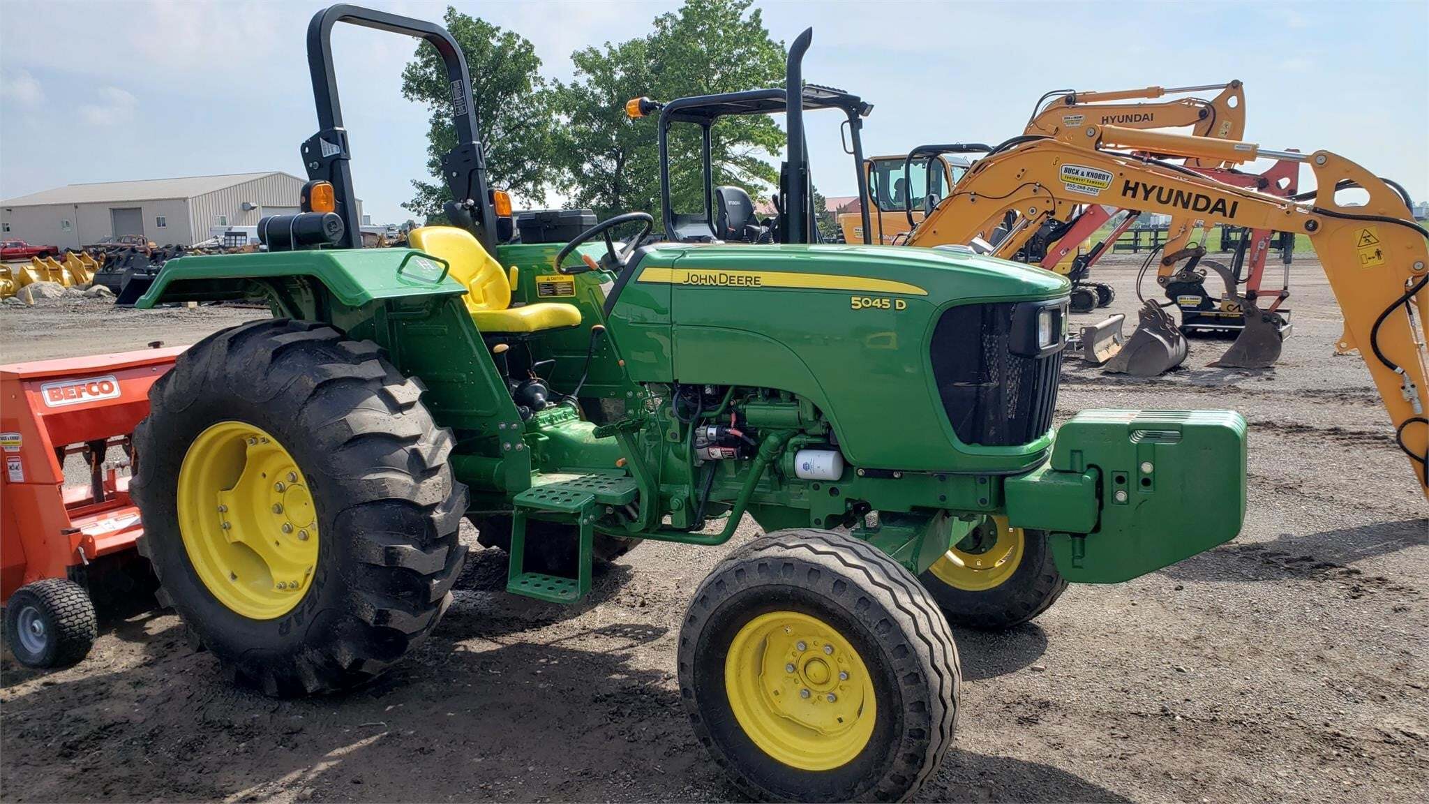 2015 JOHN DEERE 5045D in Ottawa Lake, MI