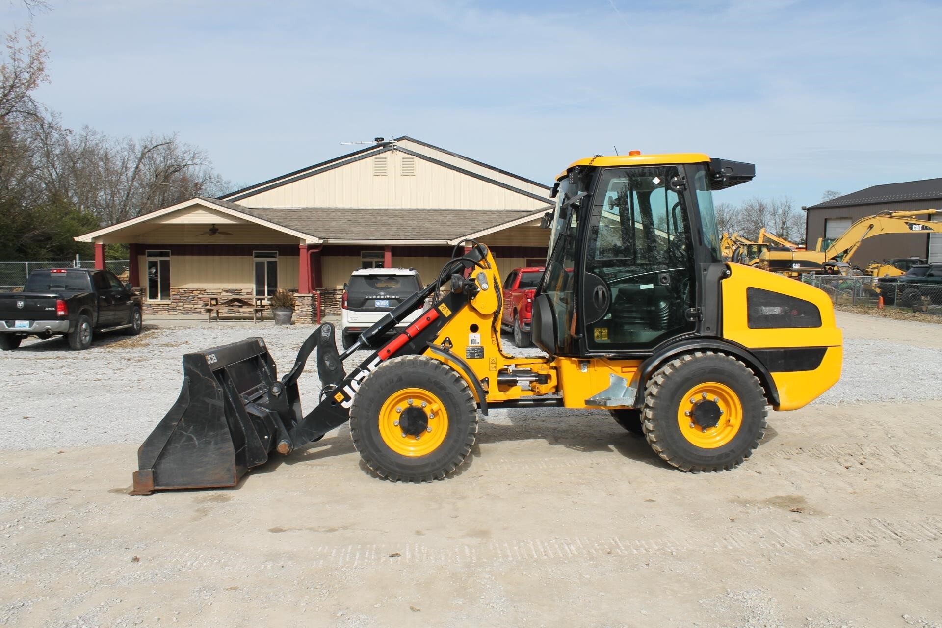 2024 JCB 407 in Pleasureville, KY