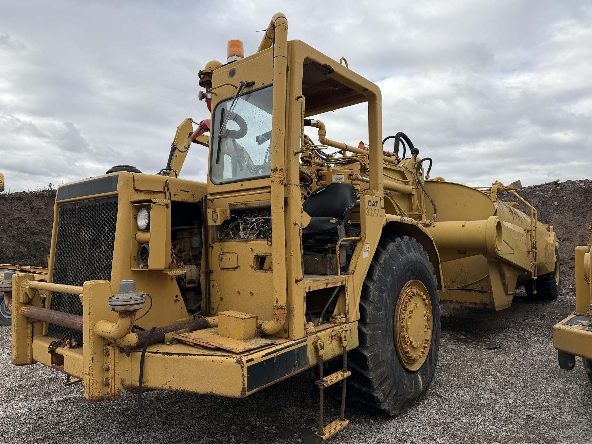 1984 CATERPILLAR 621B in Rochester, NY