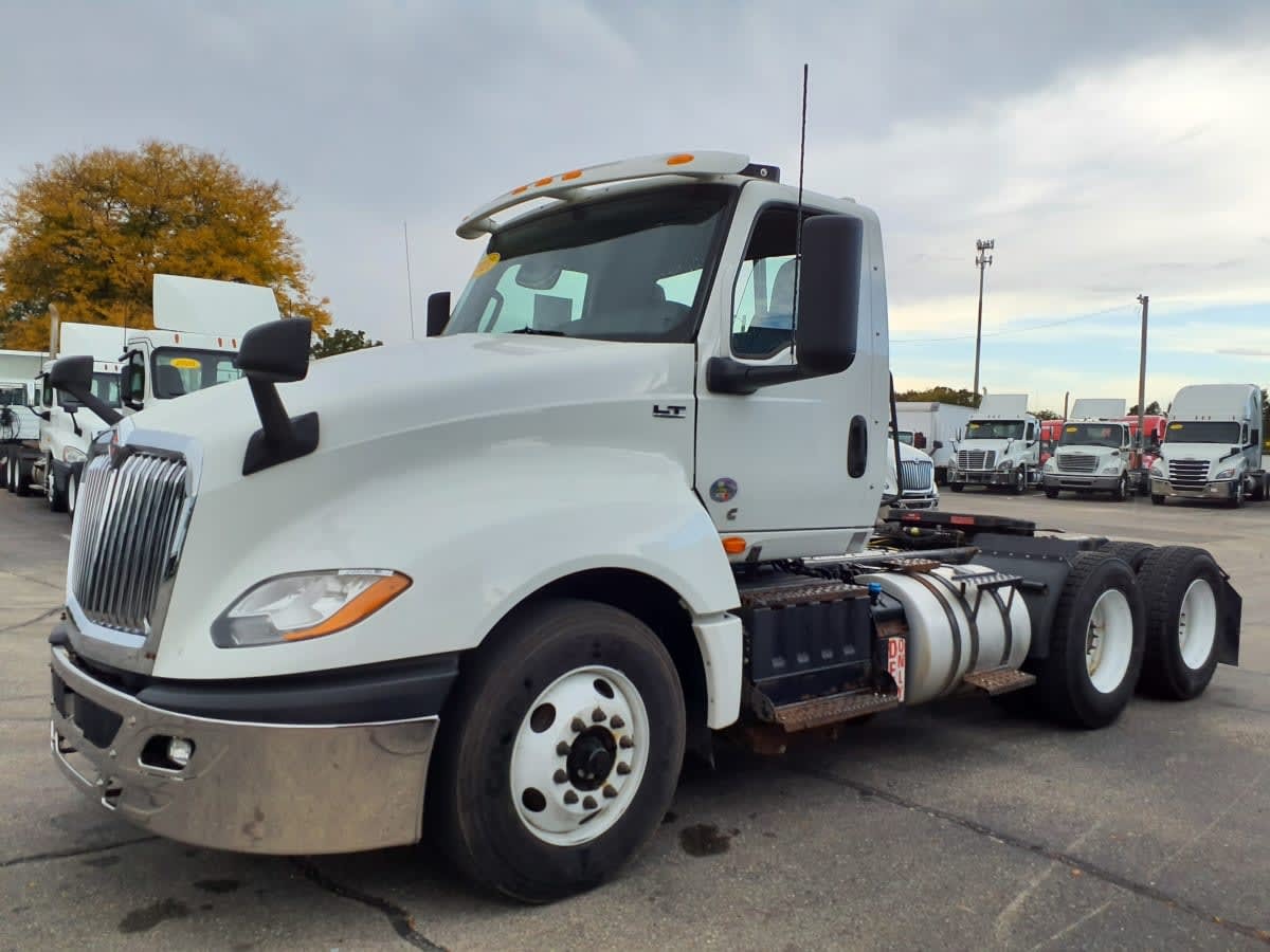 2020 INTERNATIONAL LT625 DAYCAB T/A in Oak Creek, WI
