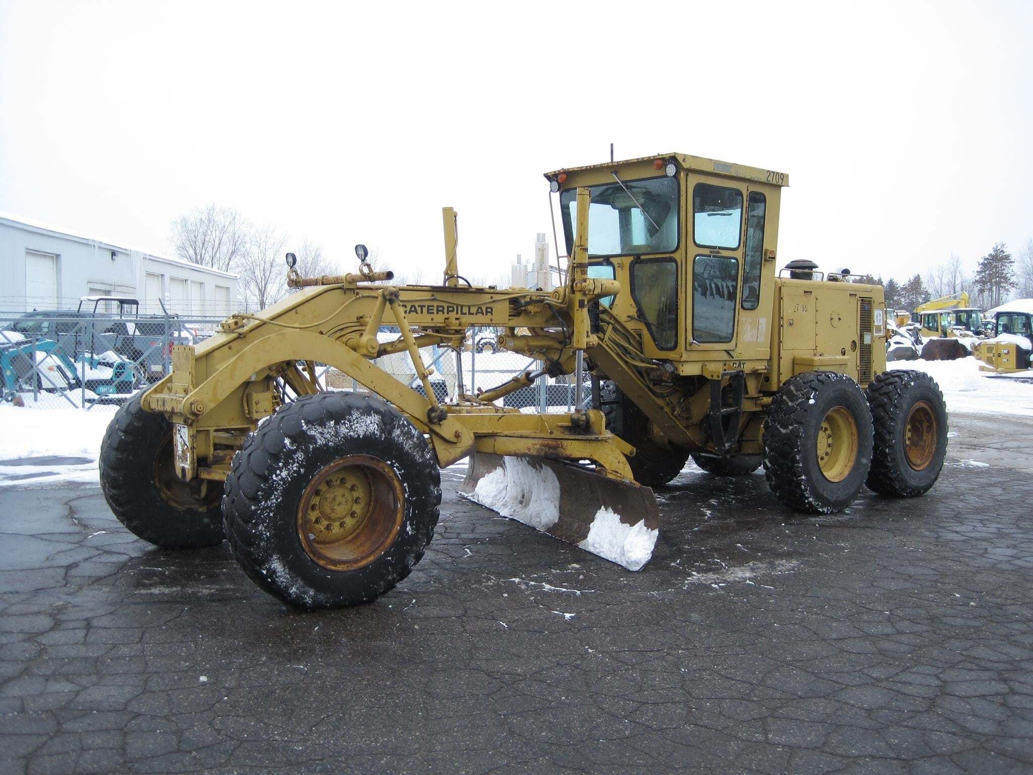 1981 CATERPILLAR 140G in Holland, MI