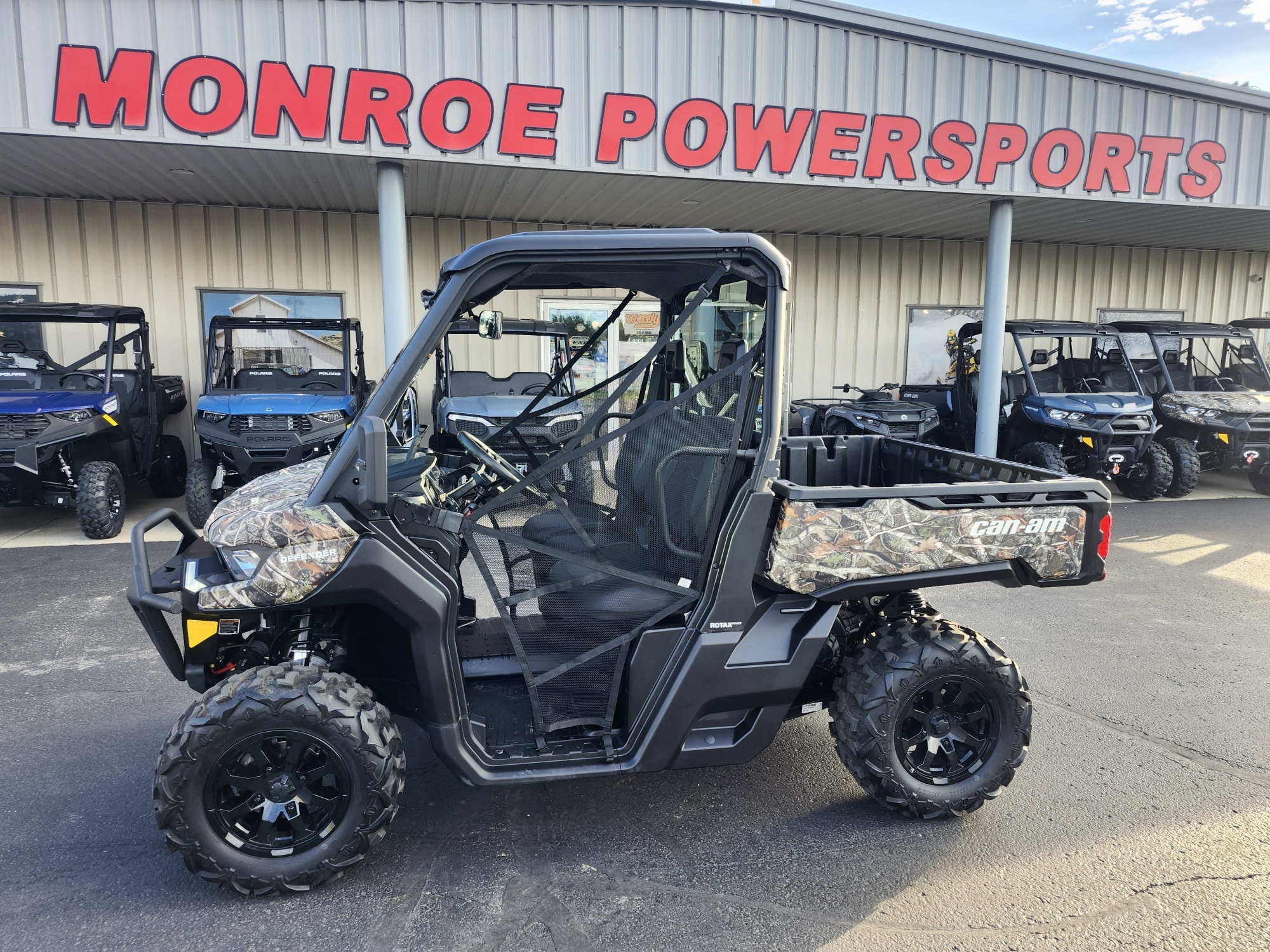 2025 Can-Am DEFENDER XT HD9 CAMO in monroe WI