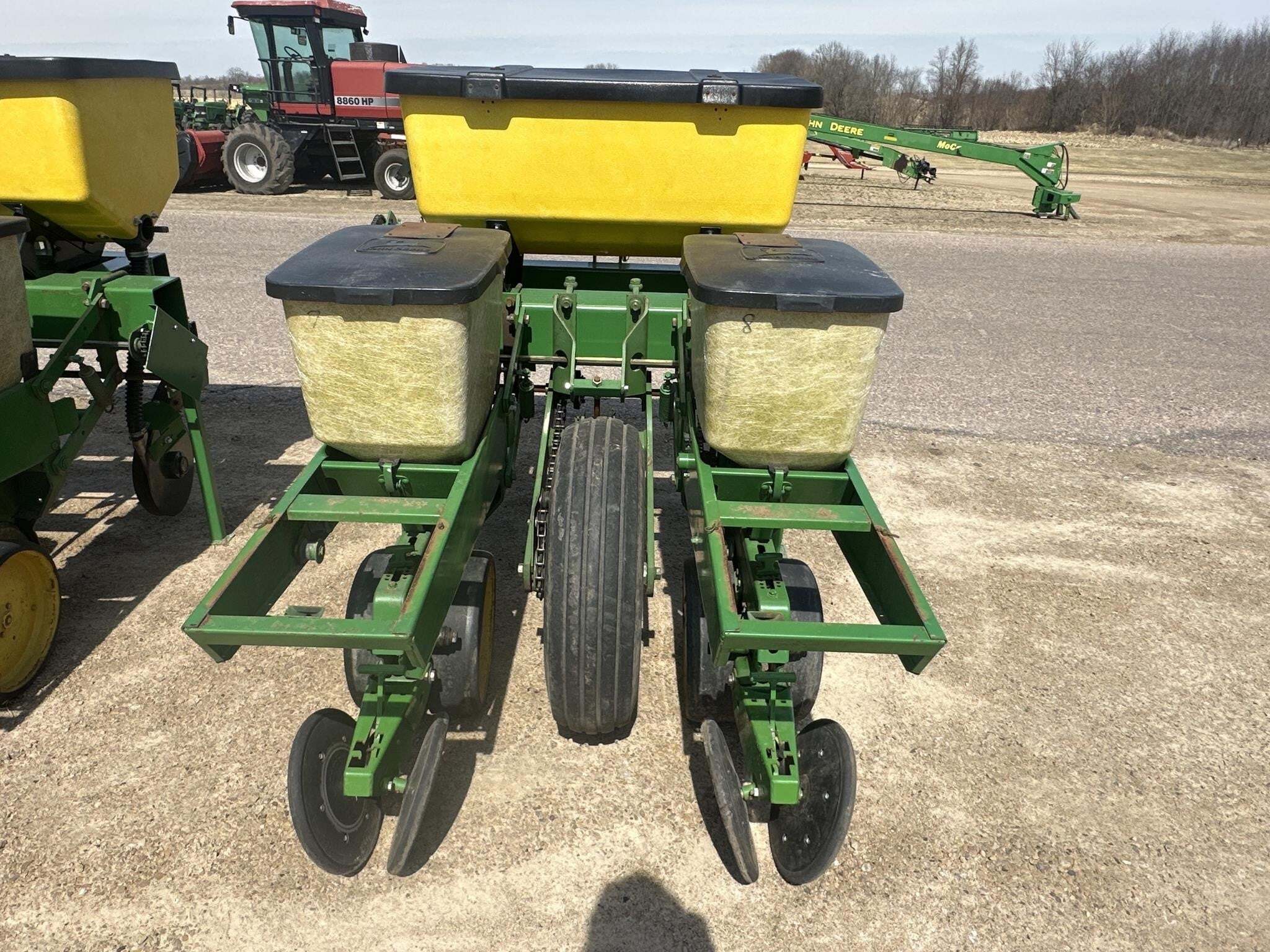 JOHN DEERE 7000 in Hillsboro, WI