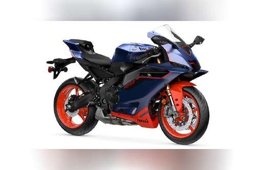 2027 Yamaha YZF-R9 in bend OR