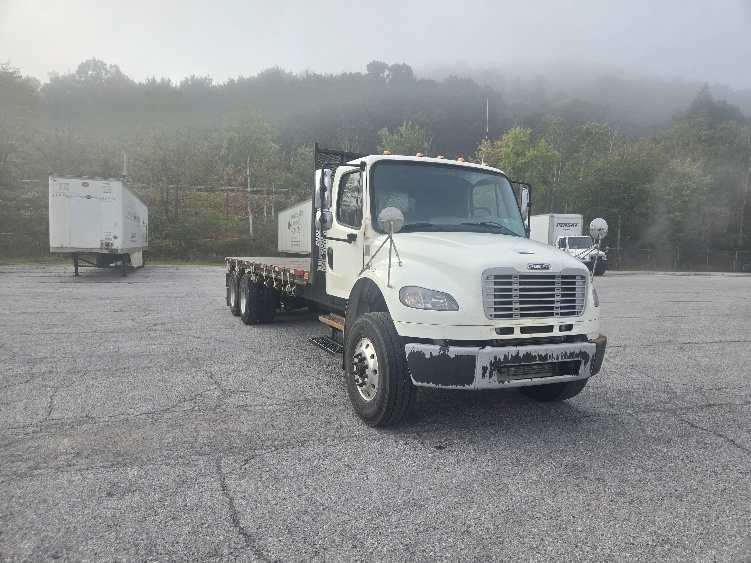 2020 FREIGHTLINER BUSINESS CLASS M2 106 in Clearfield, PA