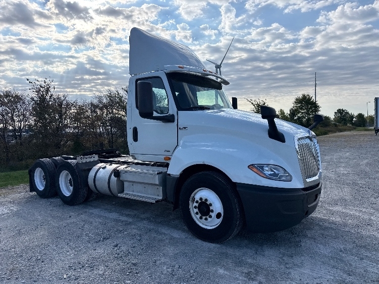 2019 INTERNATIONAL LT625 in Middlefield, OH