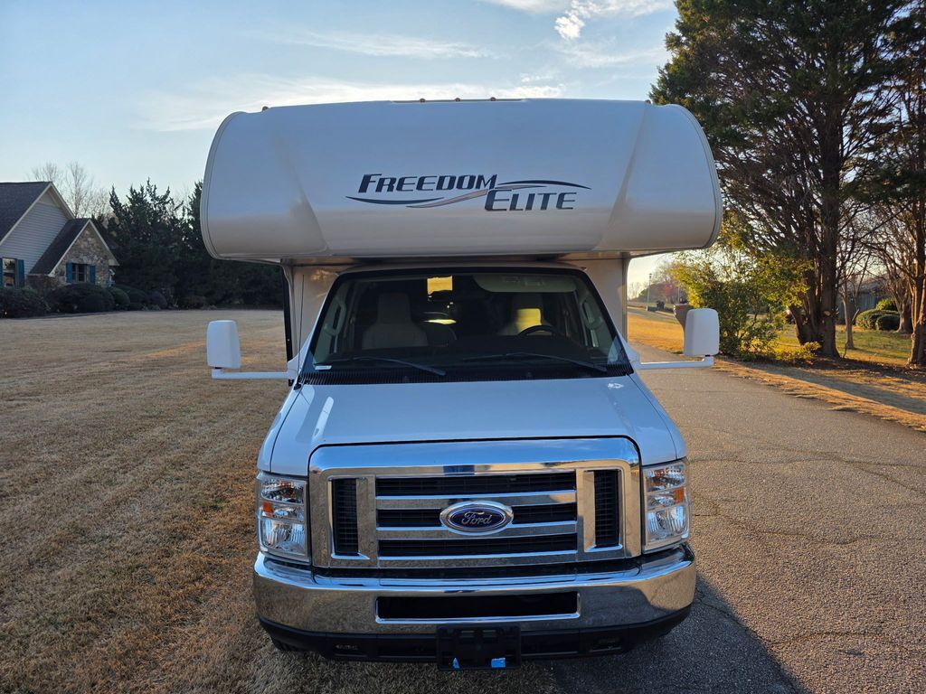 2017 Thor Motor Coach Freedom Elite 30FE in easley SC