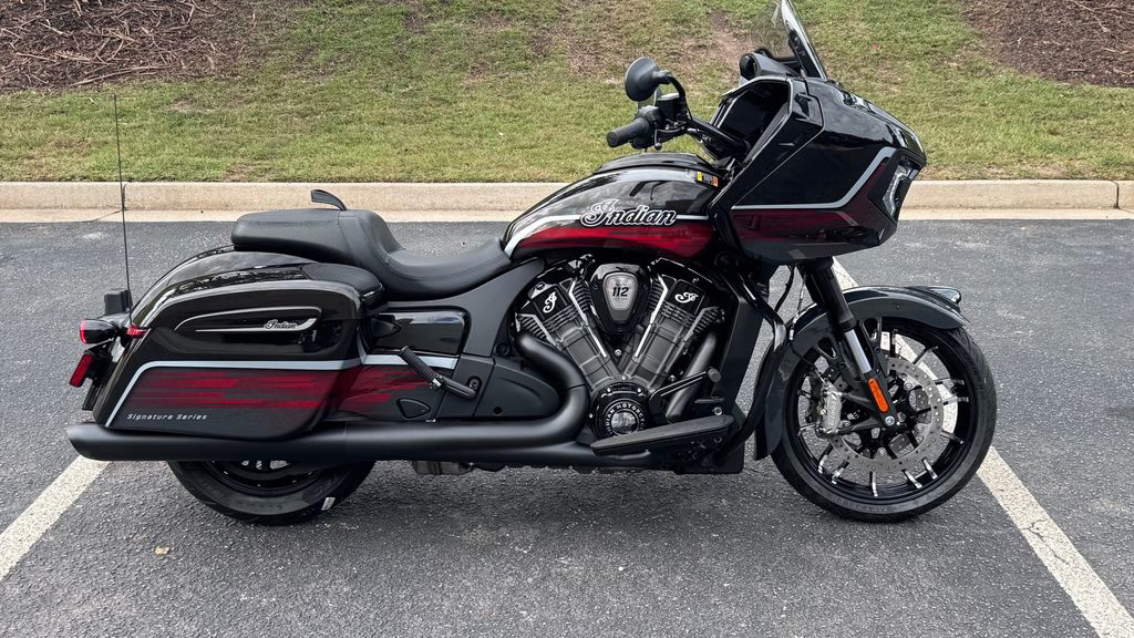 2026 Indian Challenger Dark Horse Signature Series Abyss Metallic / DARK HORSE in Augusta, GA