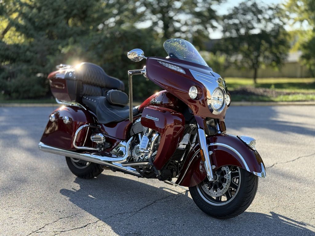 2017 Indian Roadmaster Burgundy Metallic BASE in Olathe, KS
