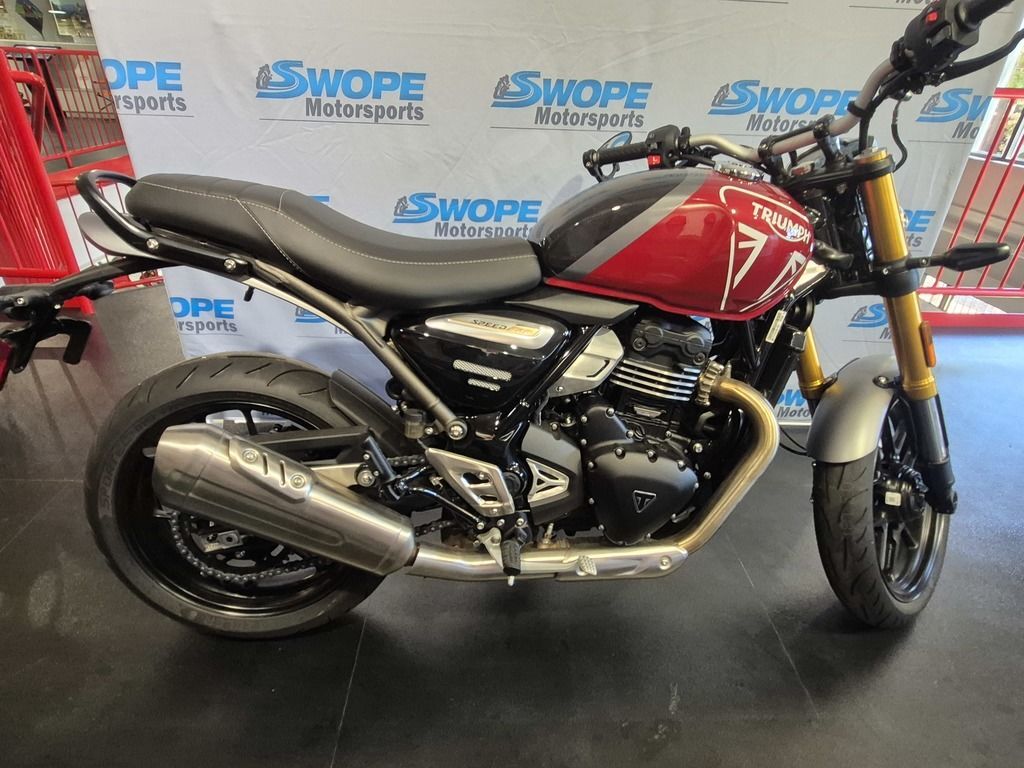 2026 Triumph Speed 400 Lava Red Gloss/Storm Grey BASE in Louisville, KY