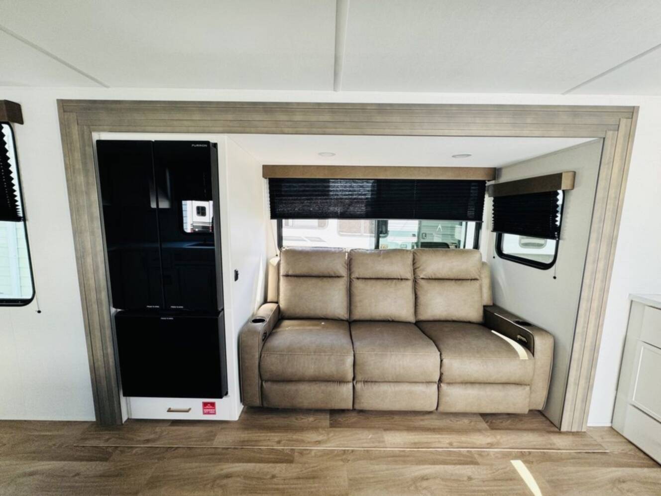 A photo of this 2027 Grand Design Transcend 285RKT