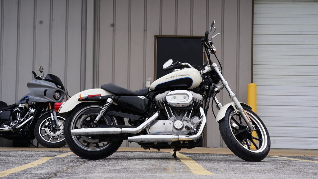 2013 Harley-Davidson® XL883L - Sportster® SuperLow® in springfield MO