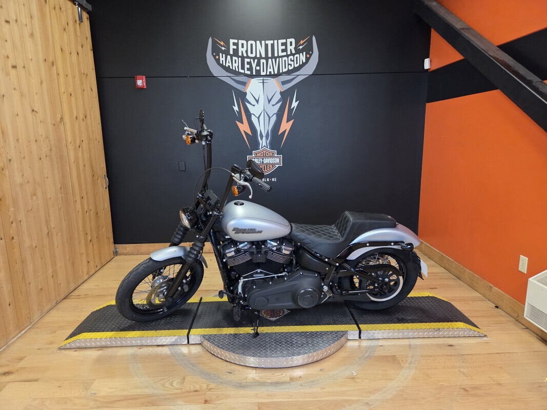 2020 Harley-Davidson Street Bob in Lincoln, NE