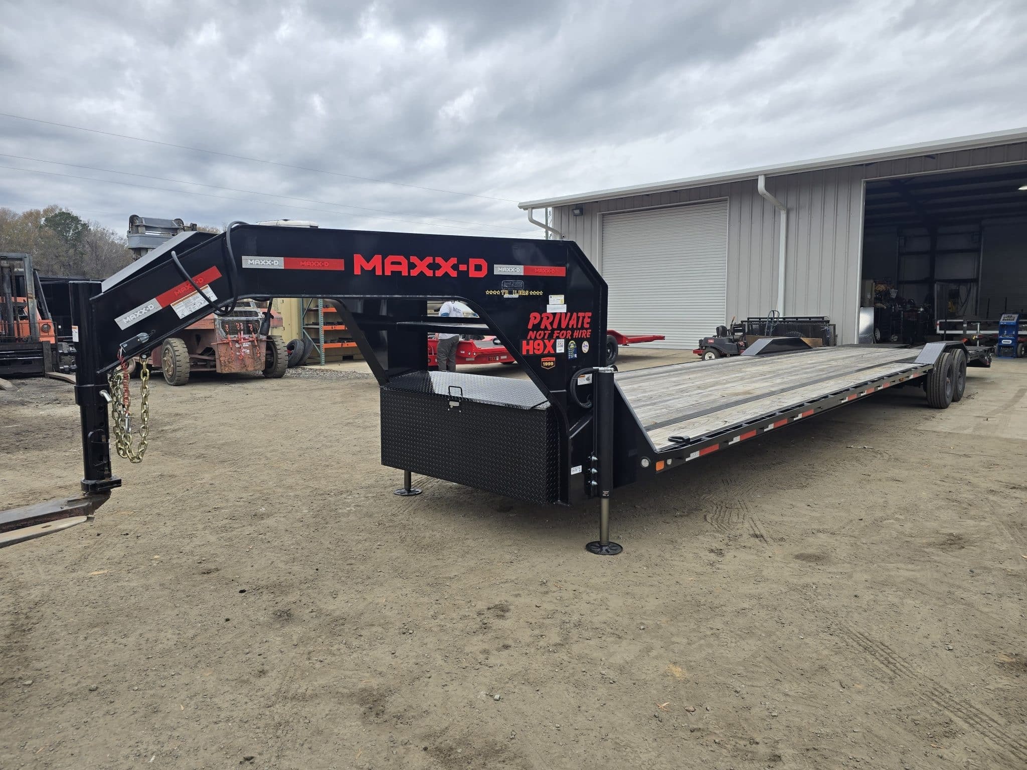 2025 MAXX-D Trailers USED 8.5x40 Gooseneck 22K Equipment Trailer in Byron, GA