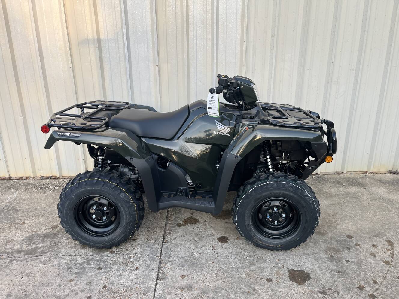 A photo of this 2027 Honda FourTrax Foreman Rubicon 520 EPS