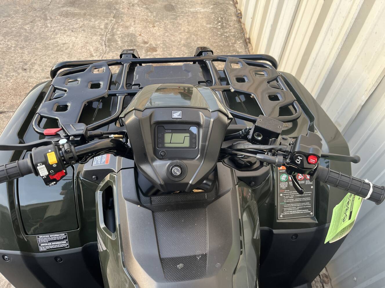 A photo of this 2027 Honda FourTrax Foreman Rubicon 520 EPS