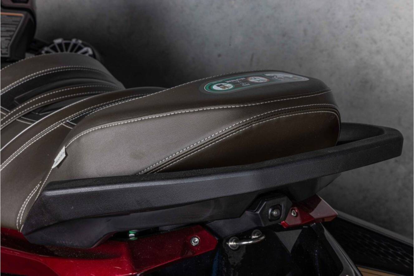 A photo of this 2026 Kawasaki Jet Ski® Ultra® 310 LX