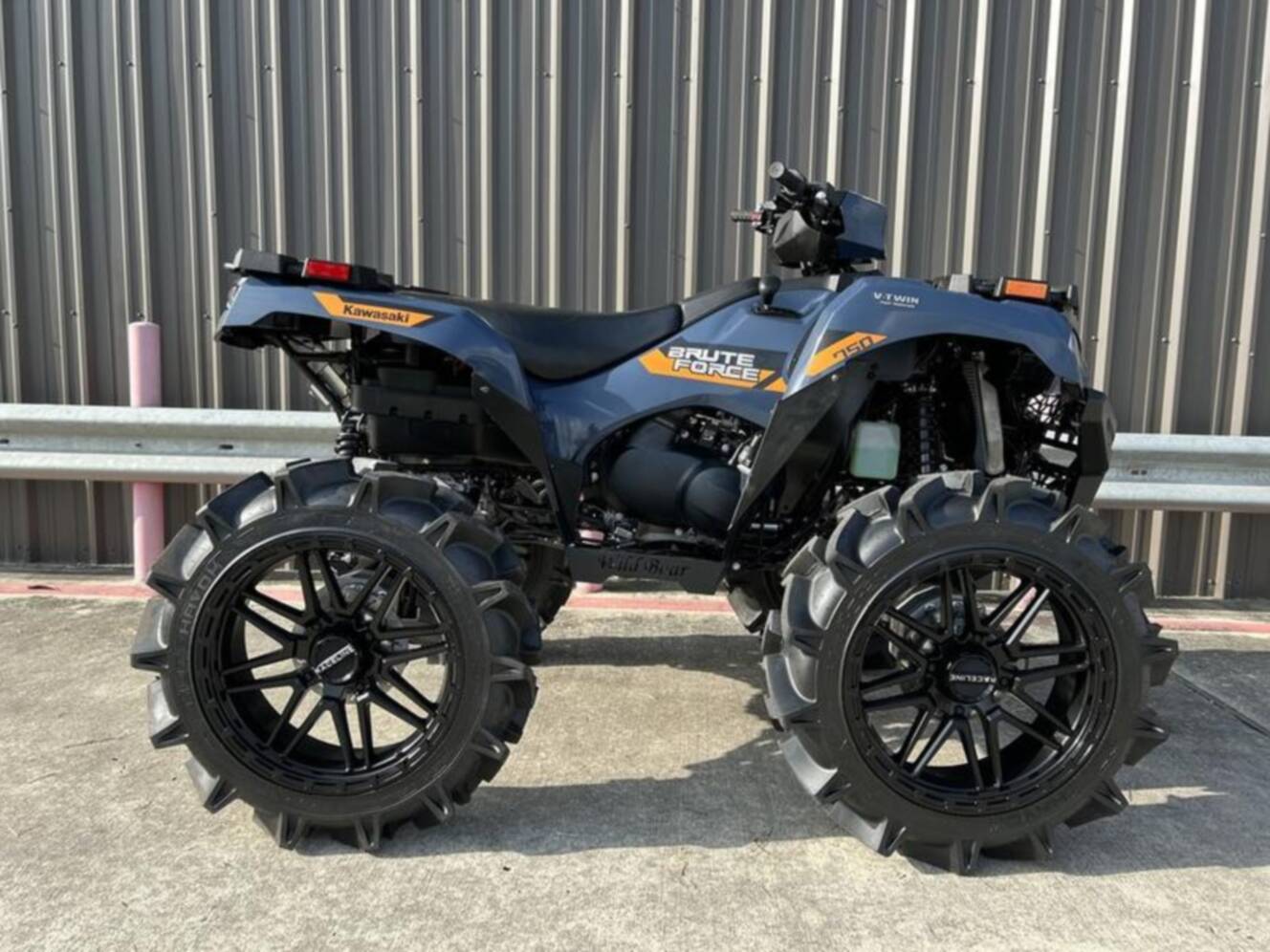 A photo of this 2026 Kawasaki Brute Force 750 EPS