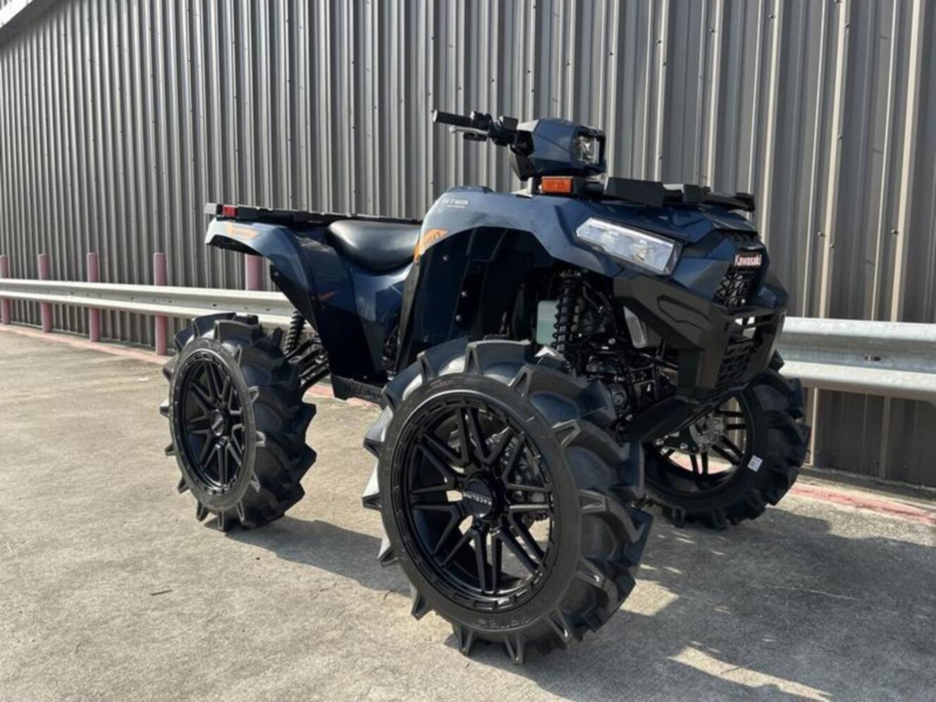 A photo of this 2026 Kawasaki Brute Force 750 EPS