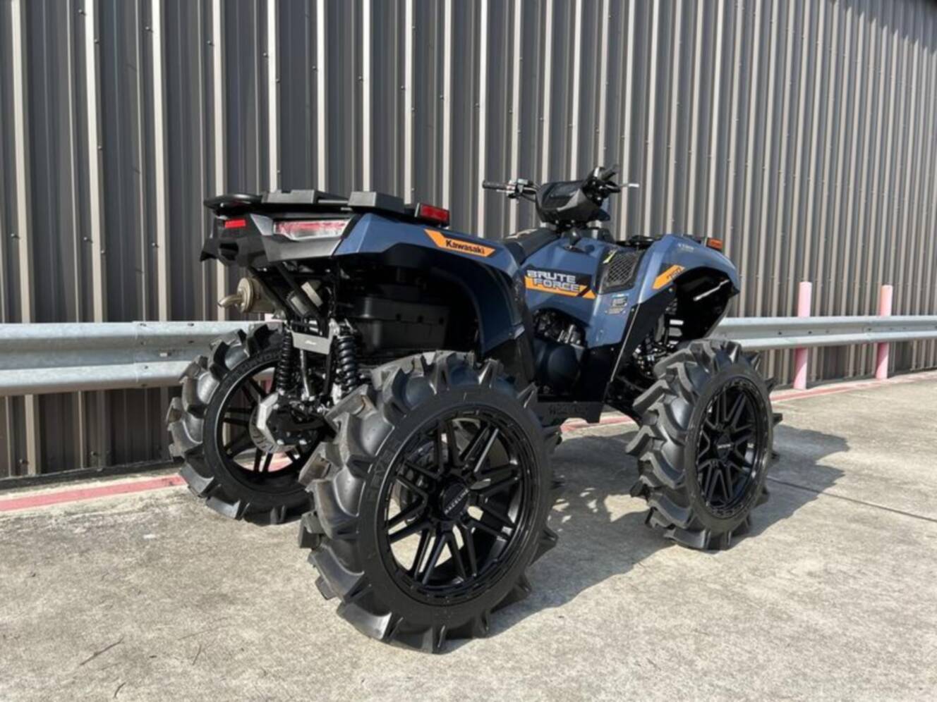 A photo of this 2026 Kawasaki Brute Force 750 EPS