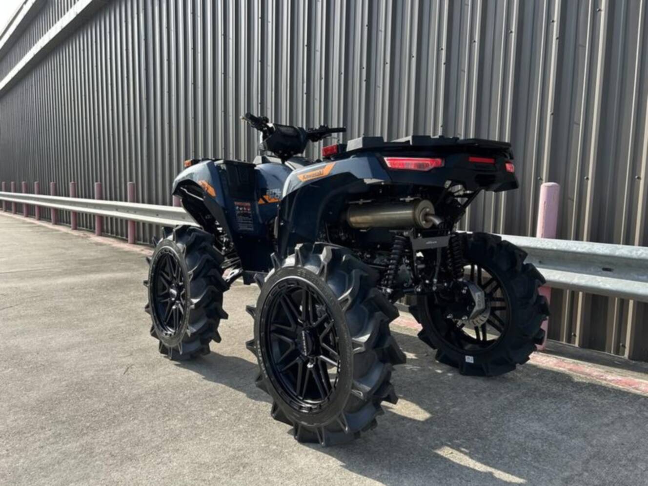 A photo of this 2026 Kawasaki Brute Force 750 EPS