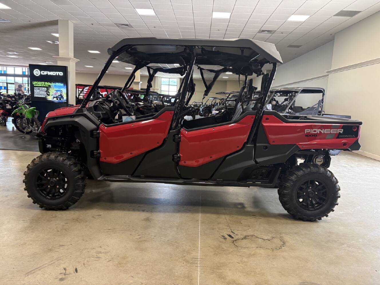 A photo of this 2025 Honda Pioneer 1000-6 Crew Deluxe