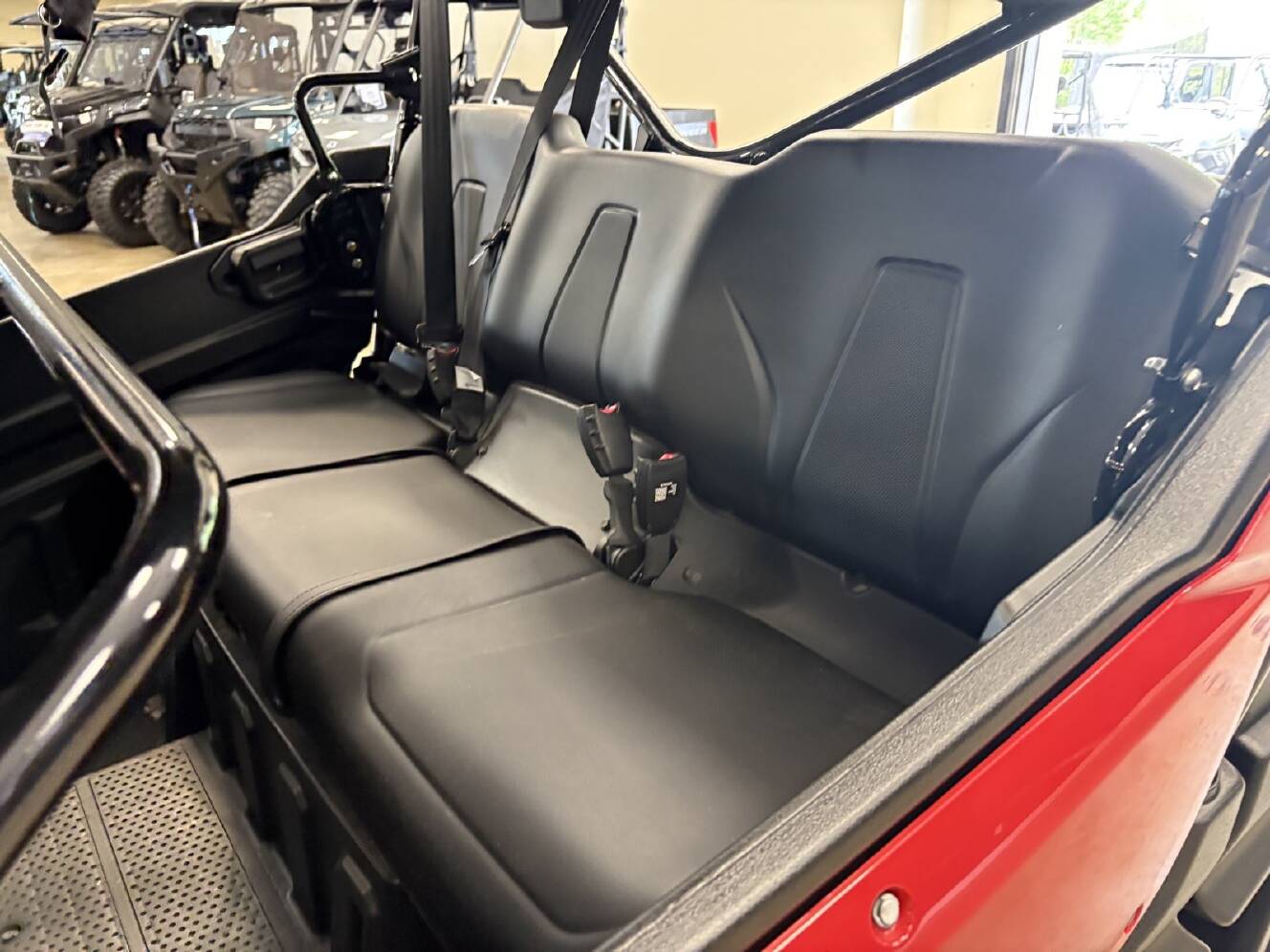A photo of this 2025 Honda Pioneer 1000-6 Crew Deluxe