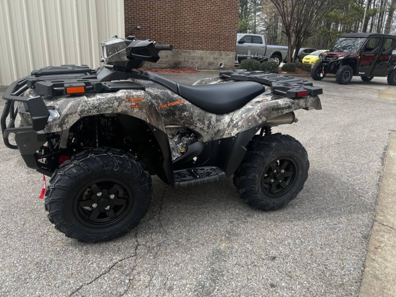 A photo of this 2026 Kawasaki Brute Force 750 SE EPS