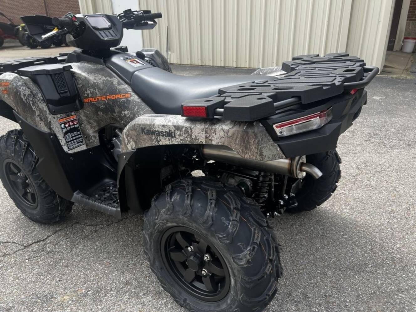 A photo of this 2026 Kawasaki Brute Force 750 SE EPS