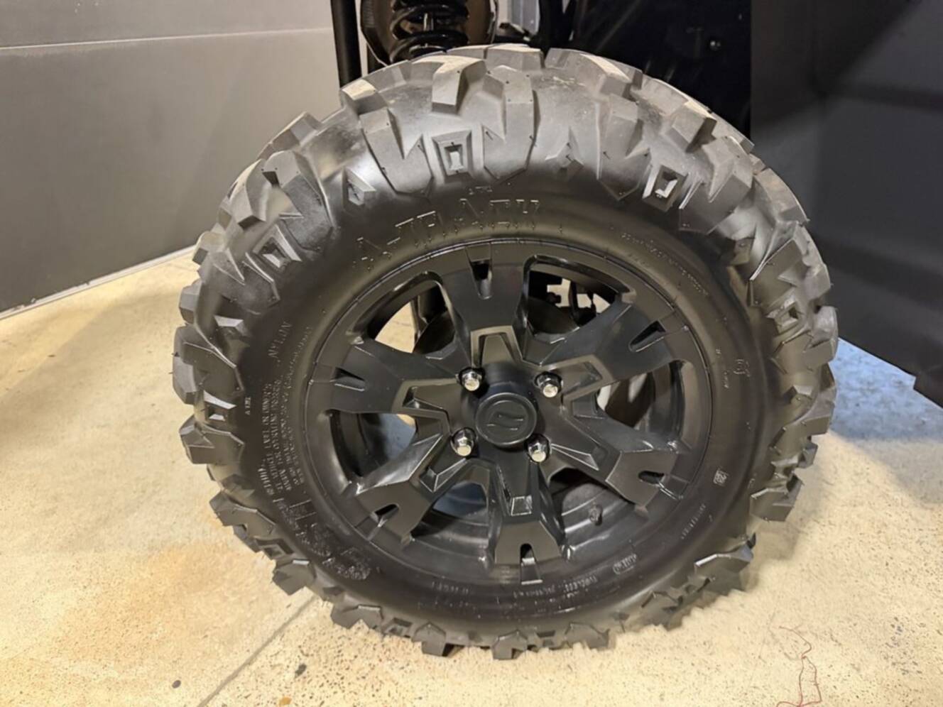 A photo of this 2025 CFMOTO UFORCE 800 XL HUNTING EDITION