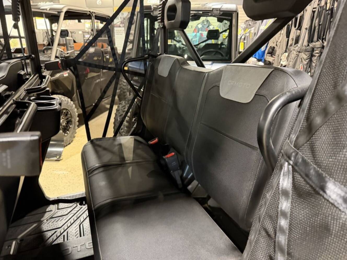 A photo of this 2025 CFMOTO UFORCE 800 XL HUNTING EDITION