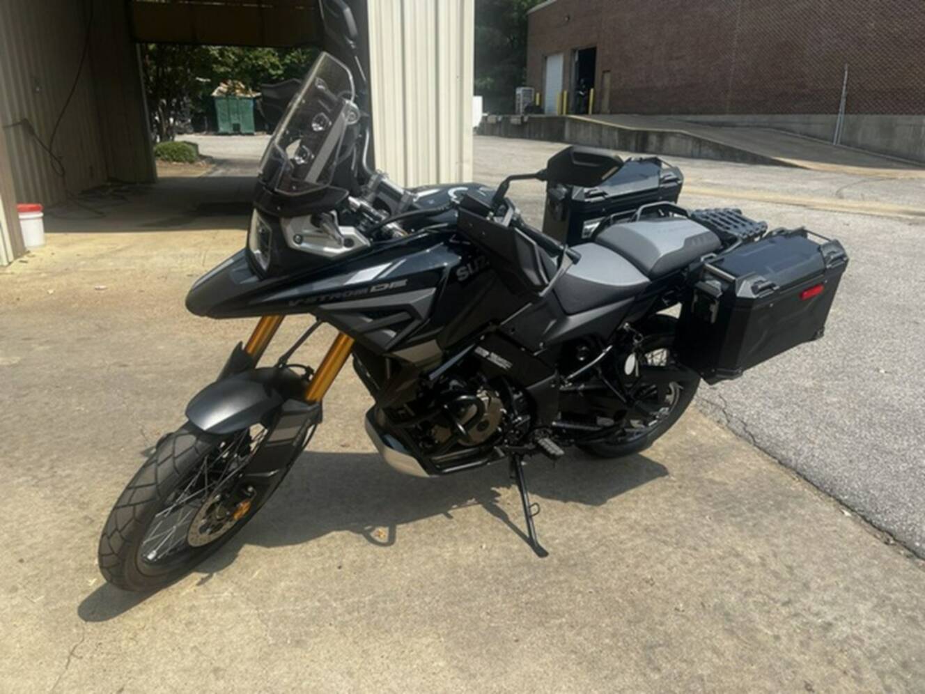 A photo of this 2024 Suzuki V-Strom 1050DE