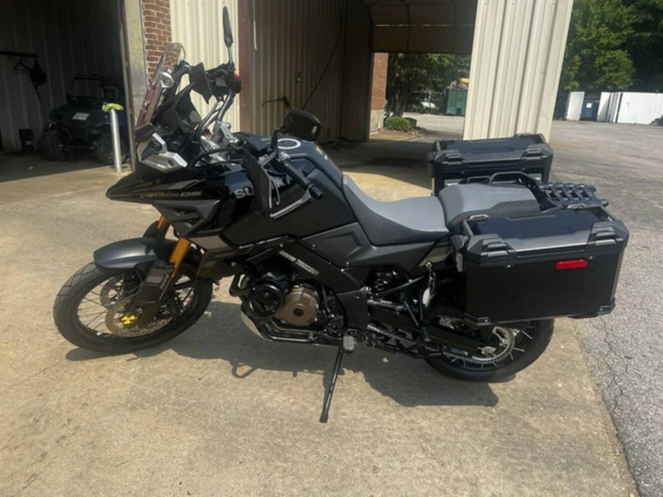 A photo of this 2024 Suzuki V-Strom 1050DE