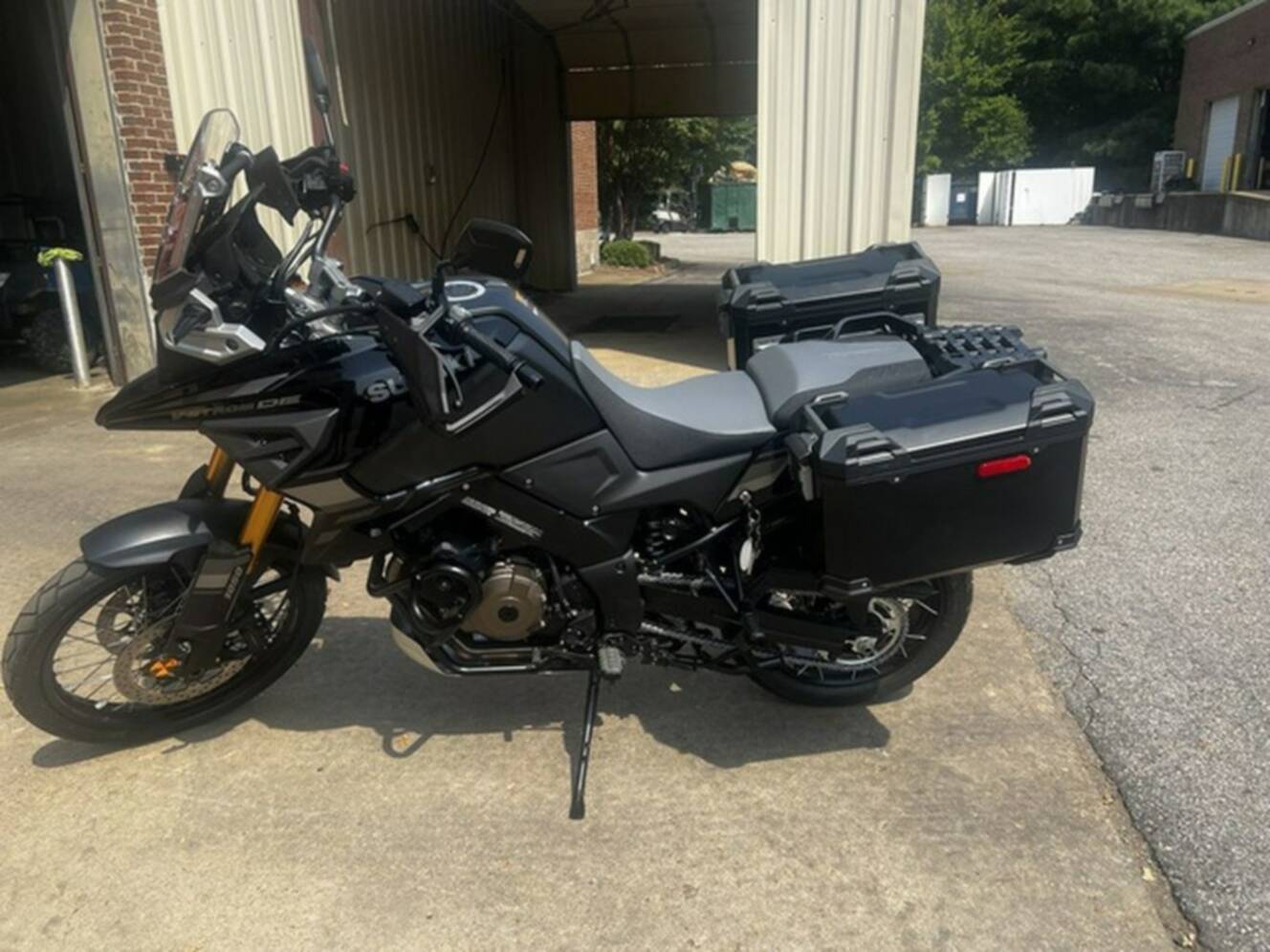 A photo of this 2024 Suzuki V-Strom 1050DE