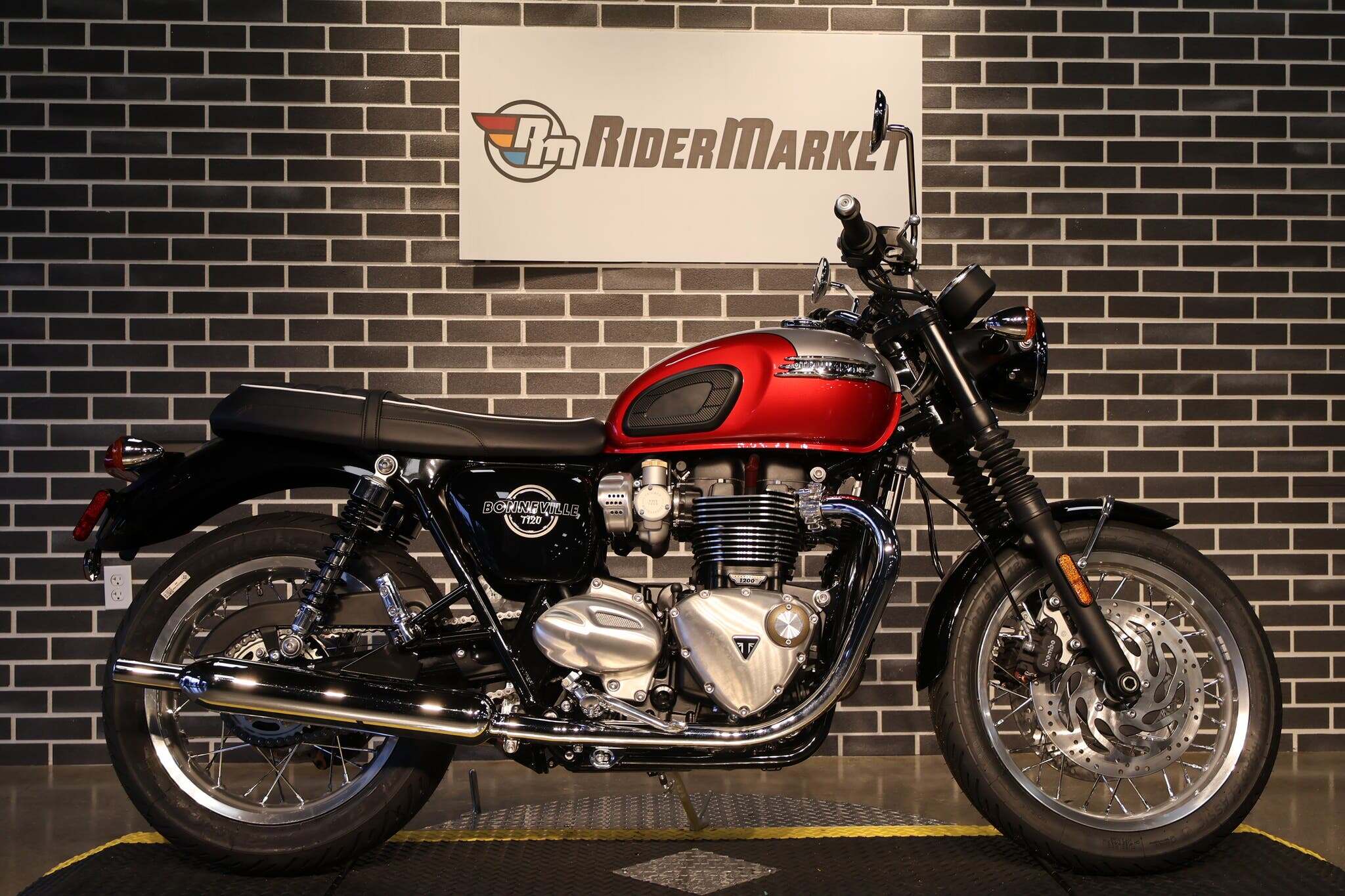 2027 Triumph Bonneville T120 BASE in Ormond Beach, FL