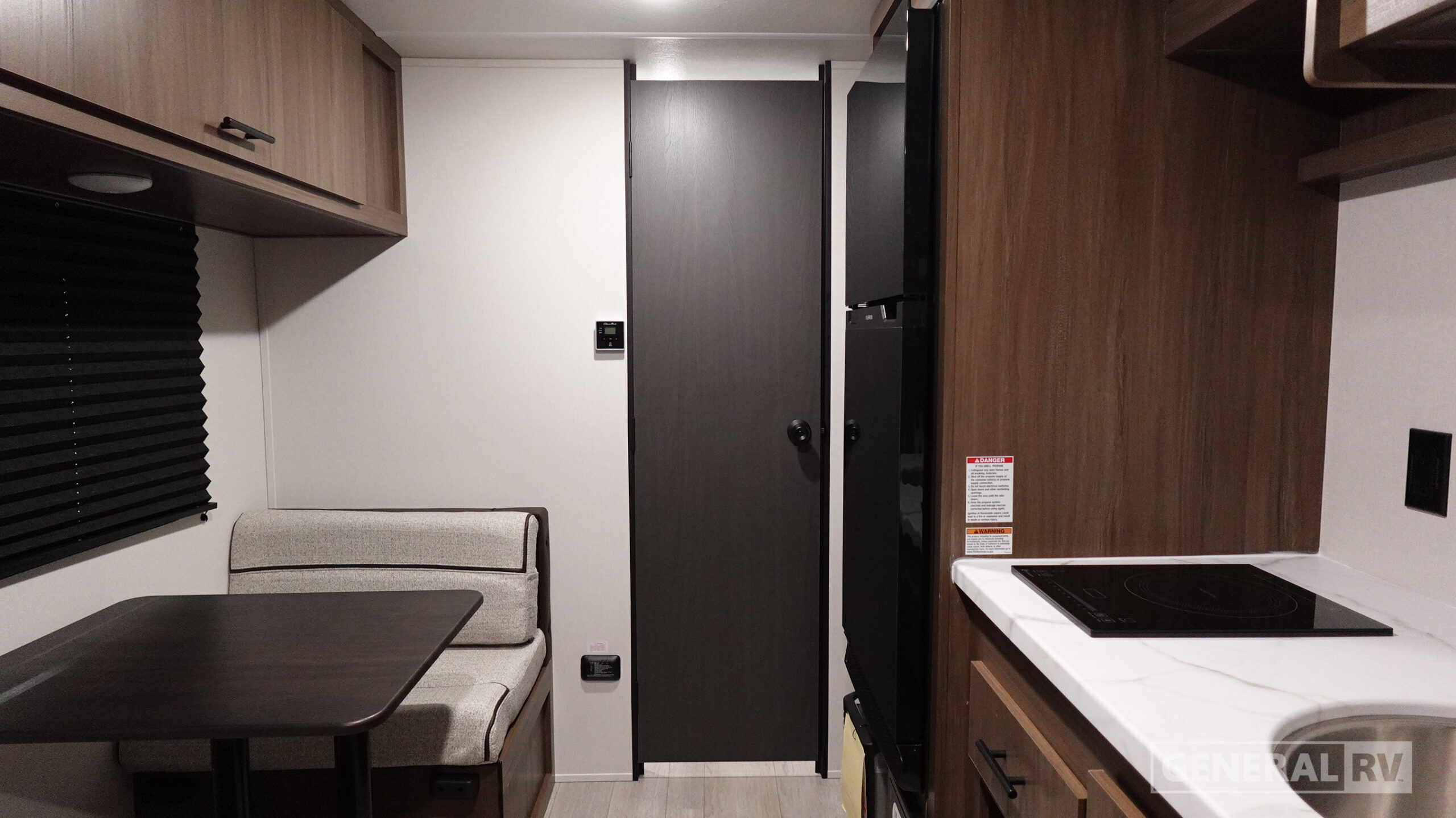 2027 Prime Time Rv AVENGER LT 16RBX in north canton OH
