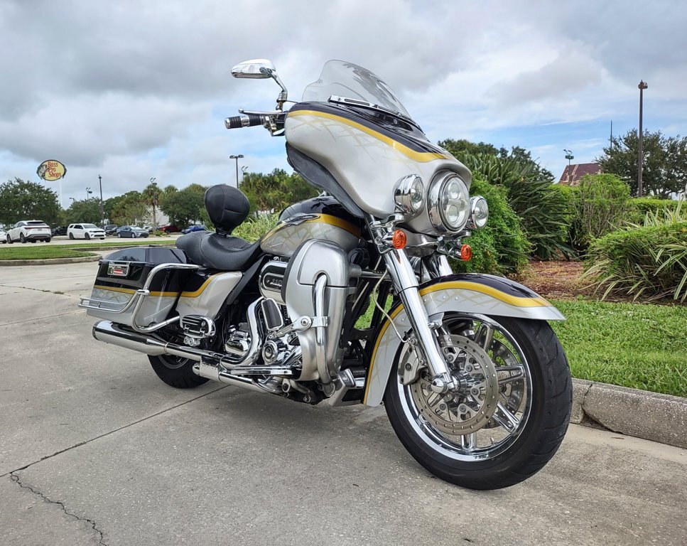 2012 Harley-Davidson CVO ULTRA CLASSIC ELECTRA GLIDE CVO ULTRA CLASSIC in Palm Bay, FL