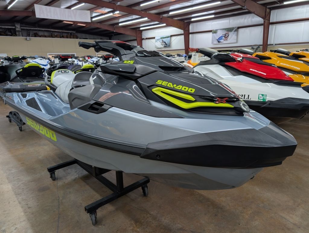 2024 Sea-Doo RXT®-X® 325 Ice Metal/MantaGreen in macon GA