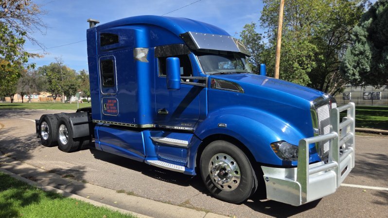 2017 KENWORTH T680 in Pueblo, CO