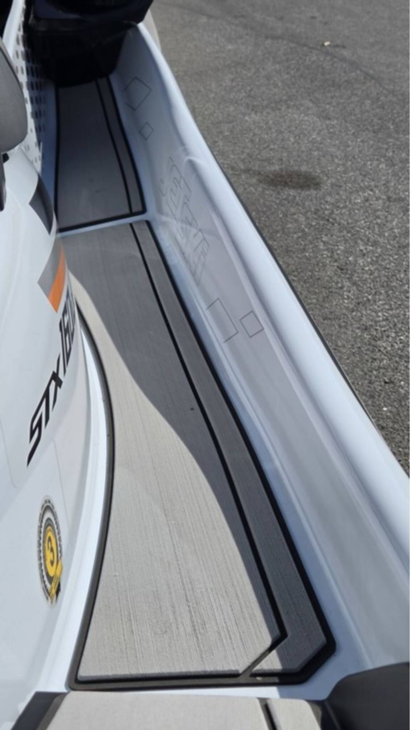 A photo of this 2026 Kawasaki Jet Ski® Ultra® 160 LX