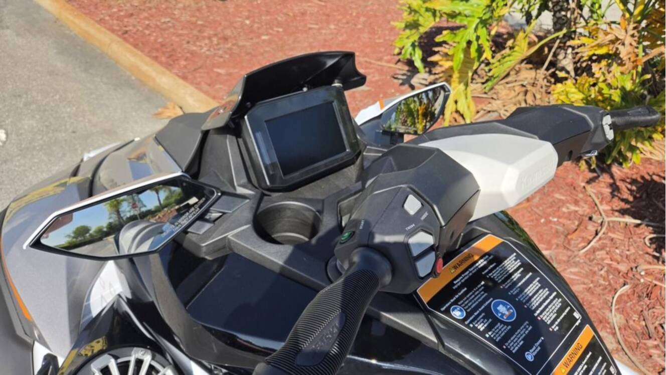 A photo of this 2026 Kawasaki Jet Ski® Ultra® 160 LX