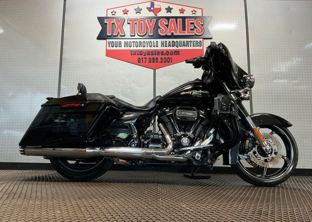 2017 Harley-Davidson Street Glide CVO CVO in Fort Worth, TX