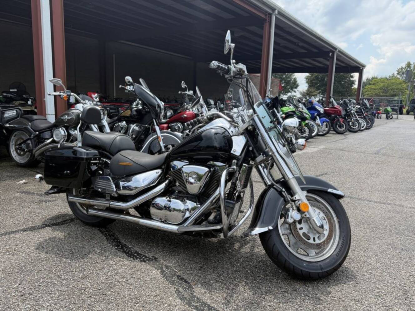 A photo of this 2000 Suzuki VL1500Y
