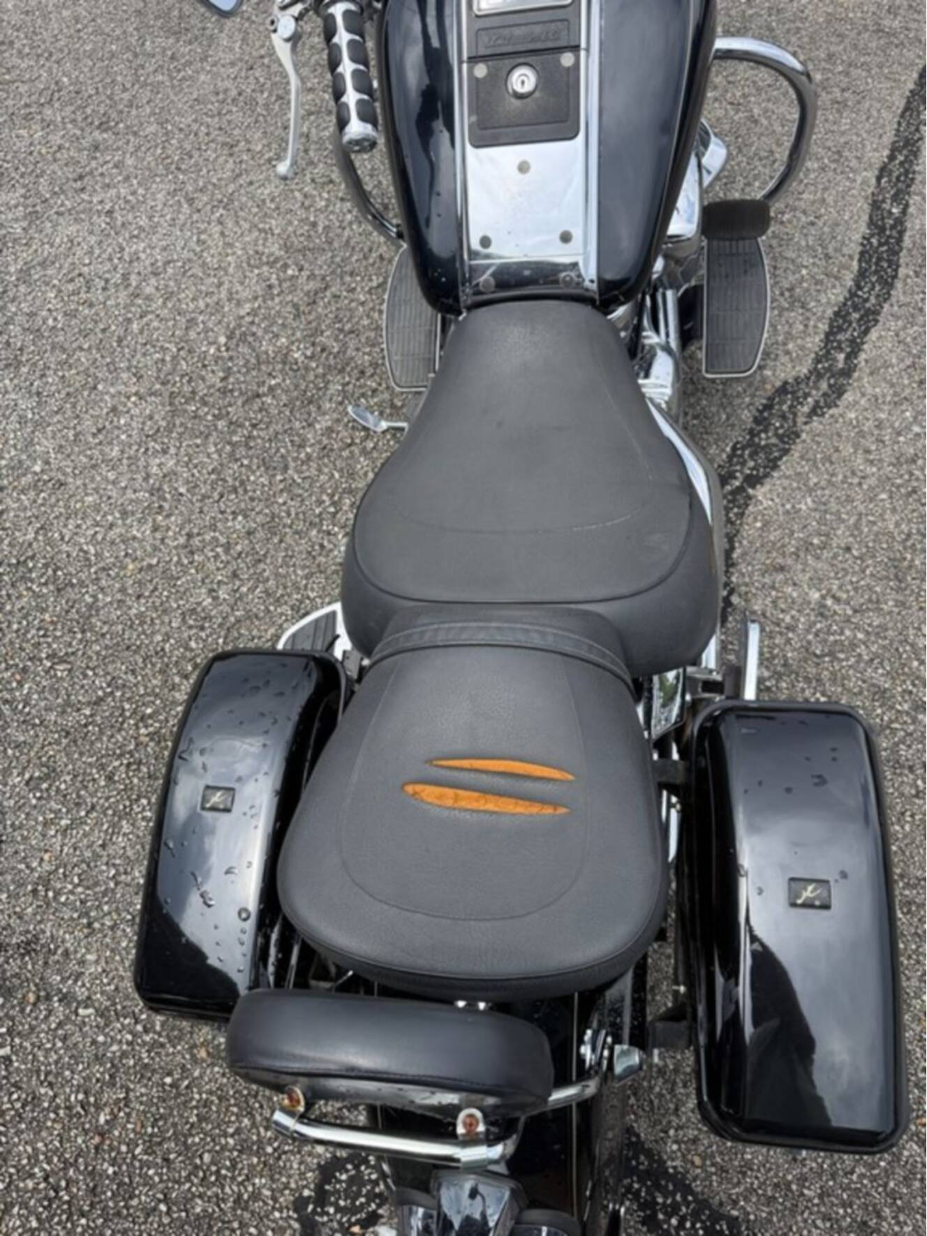 A photo of this 2000 Suzuki VL1500Y