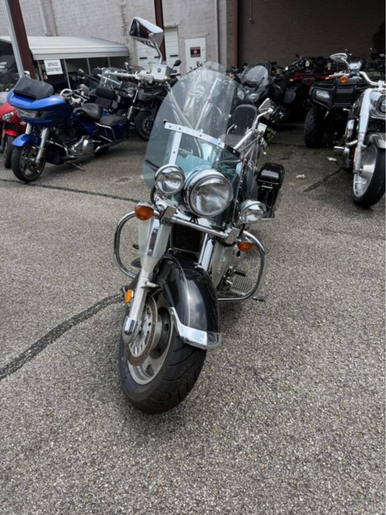 A photo of this 2000 Suzuki VL1500Y