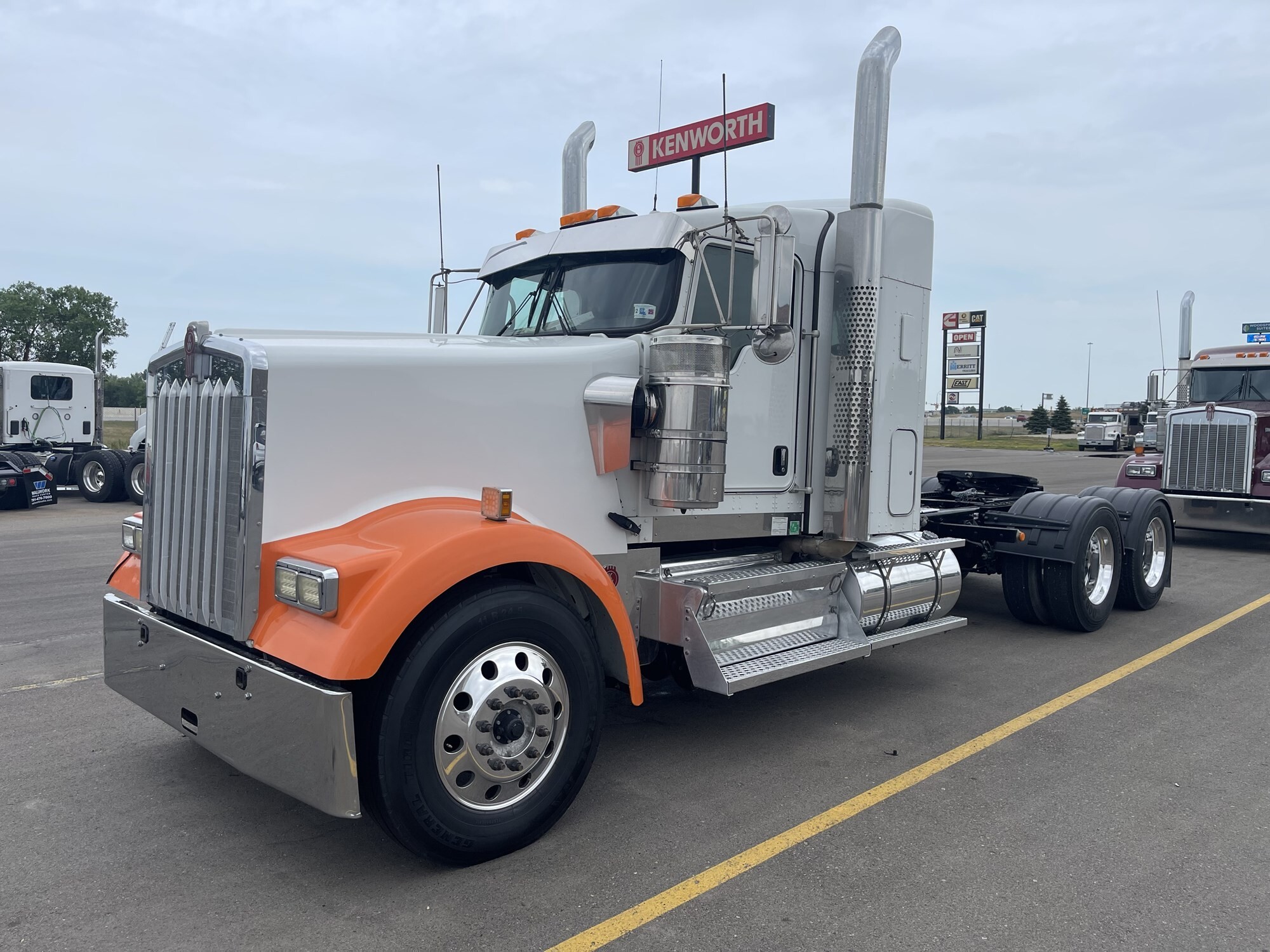 2024 KENWORTH W900 in Fargo, ND